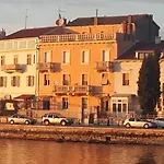 Royal Balcony Al Mare 아파트 *