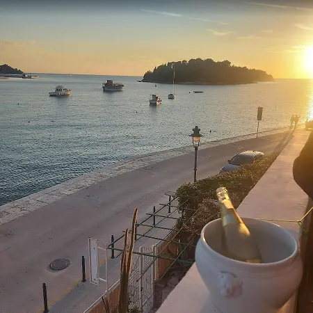 Royal Balcony Al Mare Apartman *