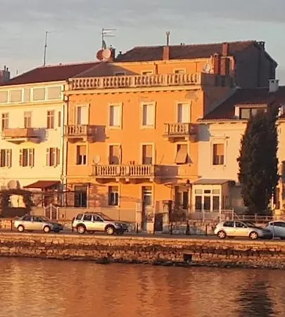 Royal Balcony Al Mare Apartment *