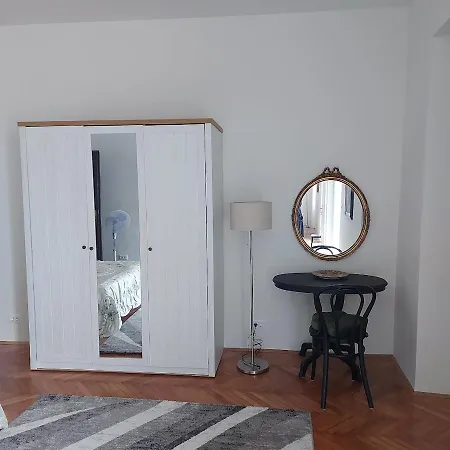 Royal Balcony Al Mare Apartment