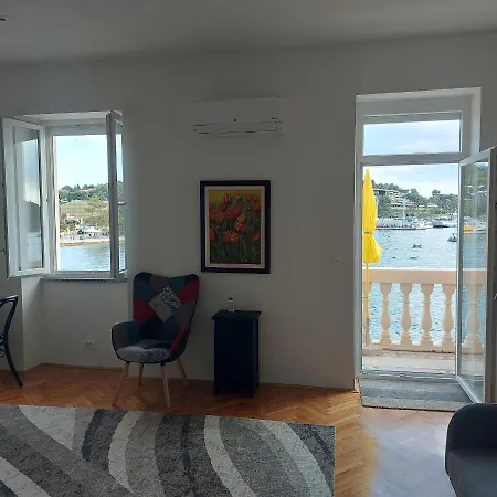 Royal Balcony Al Mare Apartmán