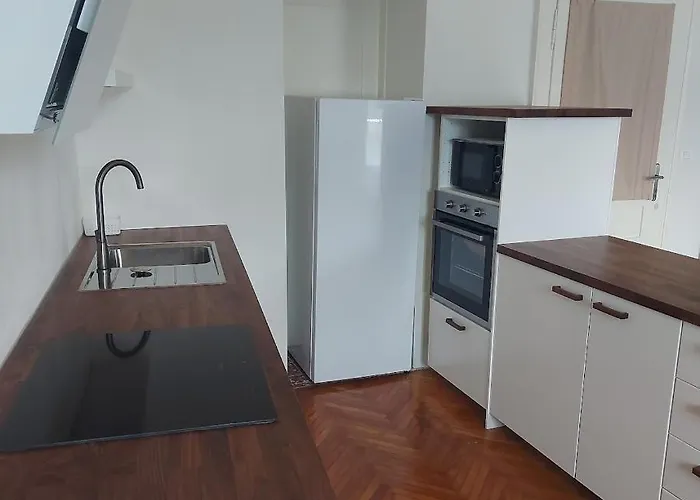 アパート Royal Balcony Al Mare ロヴィニ