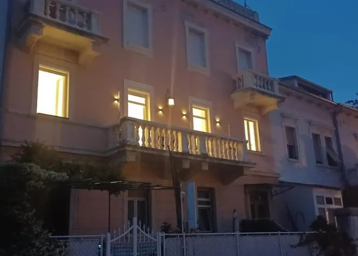 Royal Balcony Al Mare * Ρόβινι