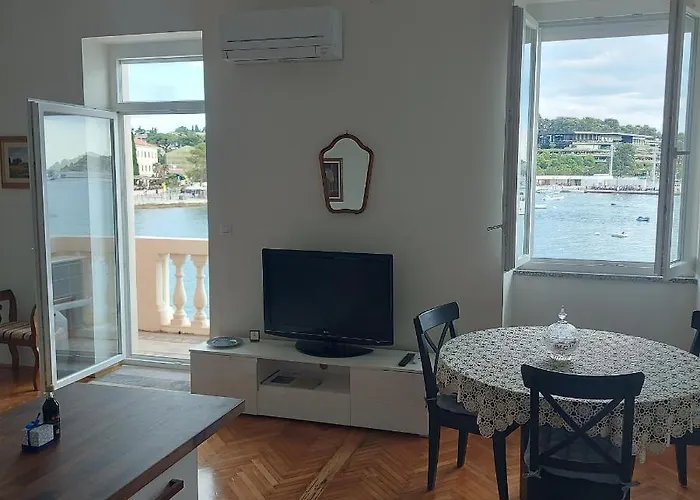 Royal Balcony Al Mare Διαμέρισμα Ρόβινι