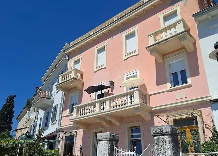 Royal Balcony Al Mare * Ρόβινι