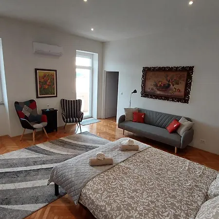 Royal Balcony Al Mare *